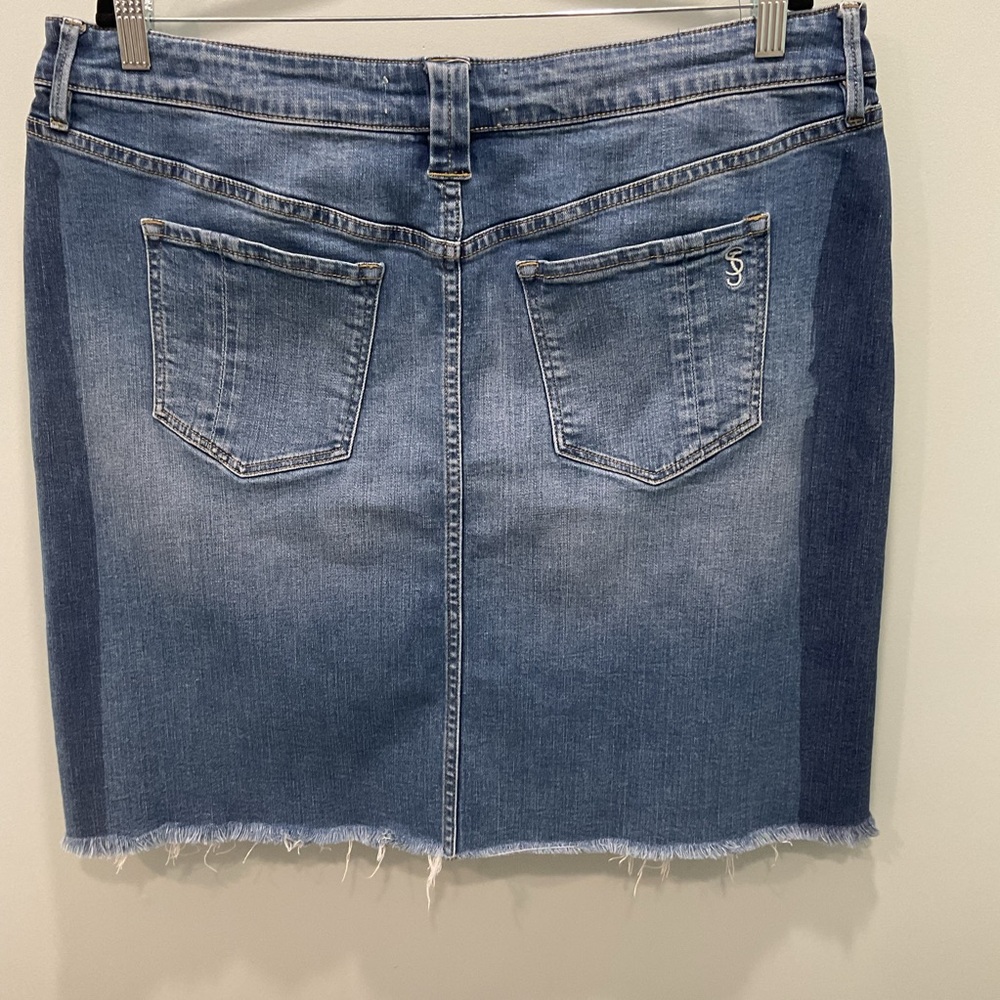 Slink Love Your Body Curvy Distressed Denim Skirt